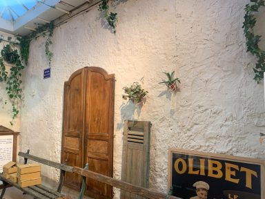 Restauration d'un mur en moellon & badigeon à la chaux - effet industriel, commerce à Bordeaux Restauration d'un mur en moellon & badigeon à la chaux - effet industriel, commerce à Bordeaux